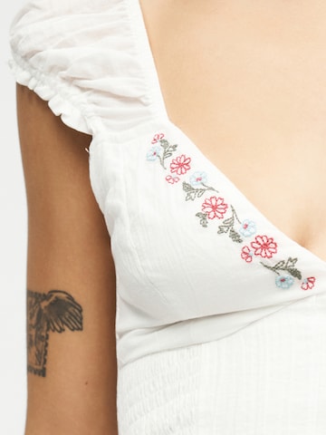 Robe HOLLISTER en blanc