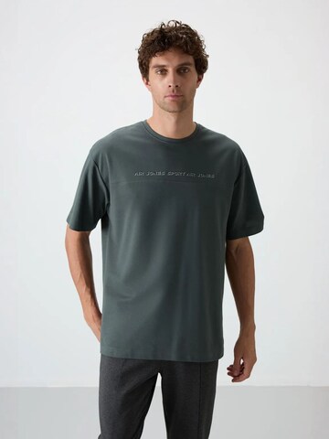 Tommy Life Shirt in Groen: voorkant