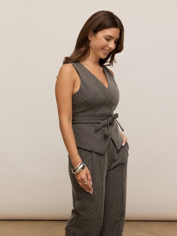 noar studios Top 'BELTED VEST' in Grey: front