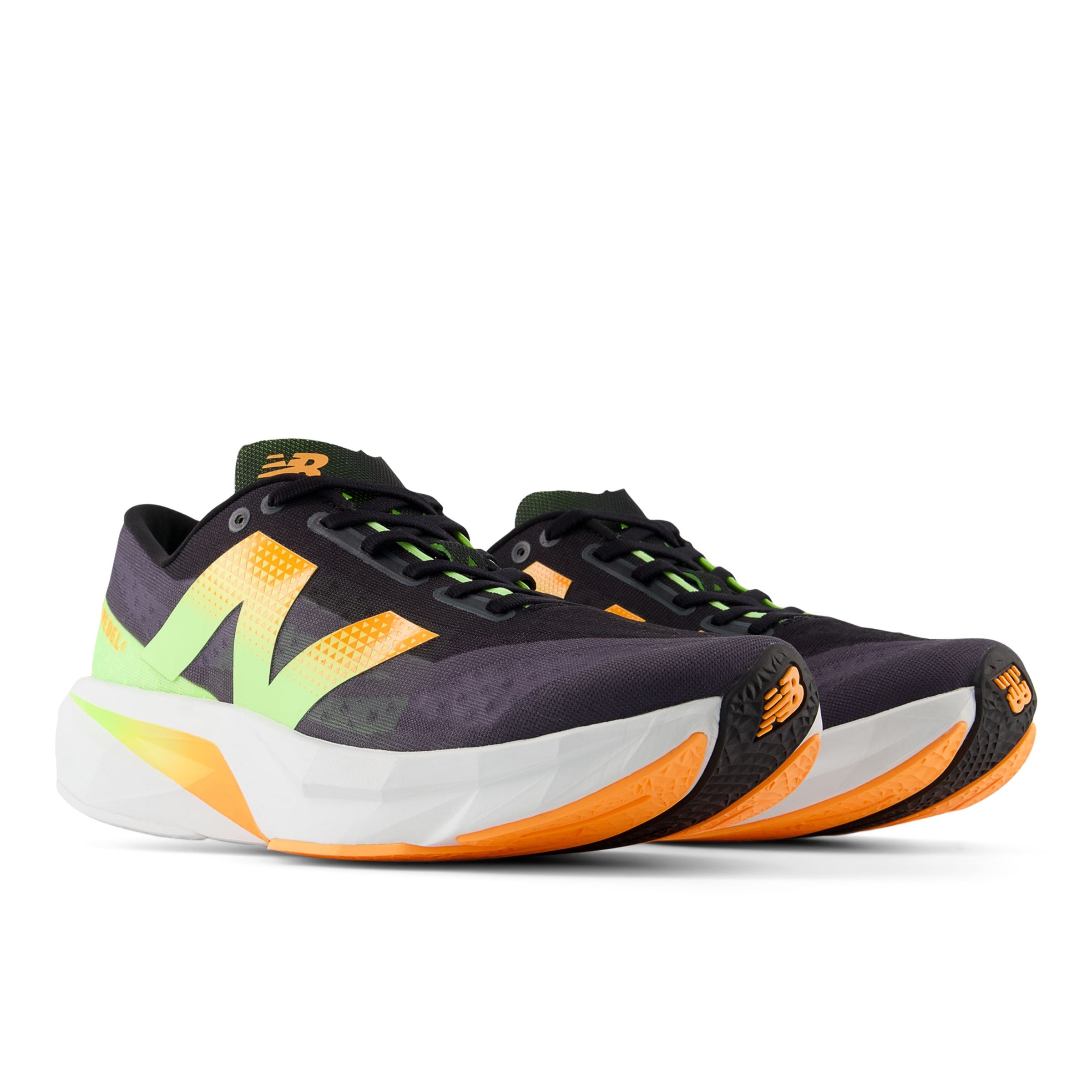 new balance Sneaker 'FuelCell Rebel v4'. in Schwarz