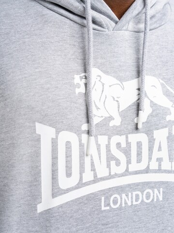 LONSDALE Sweatshirt 'Fremington' in Grau