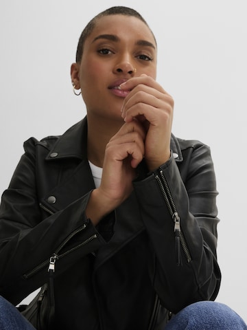 bonprix Jacke in Schwarz
