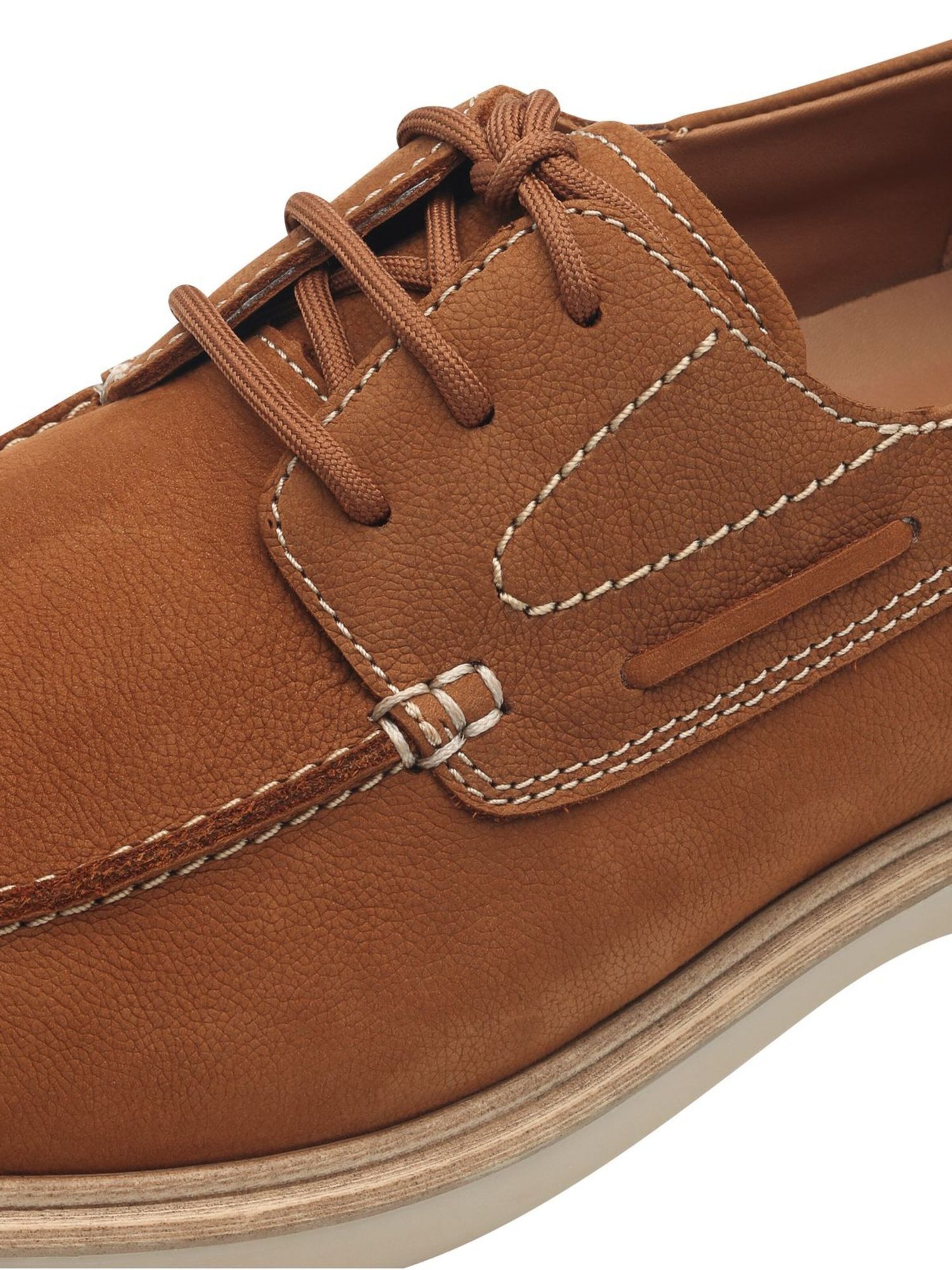 Chaussure à lacets Tamaris en marron