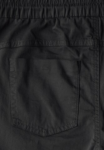 STREET ONE Slimfit Hose in Schwarz