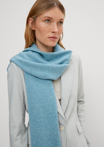 COMMA Scarf in Blue: back