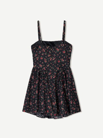 Bershka Kesämekko värissä musta