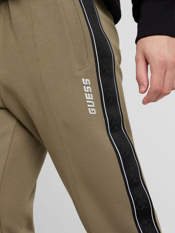 Effilé Pantalon 'Mickey' GUESS en vert