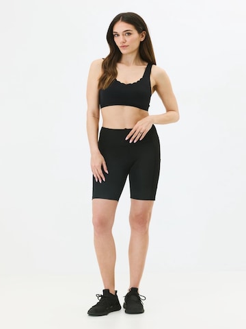 C&City Skinny Shorts in Schwarz