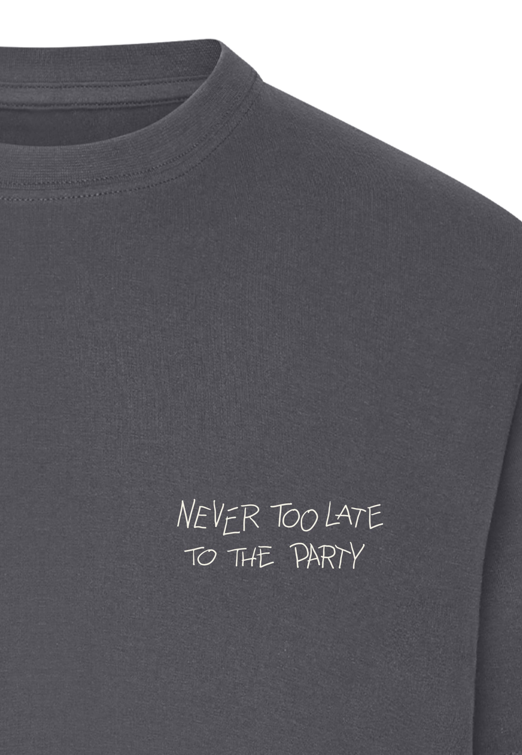 Mister Tee Shirt 'Never Too Late To The Party' in Grey
