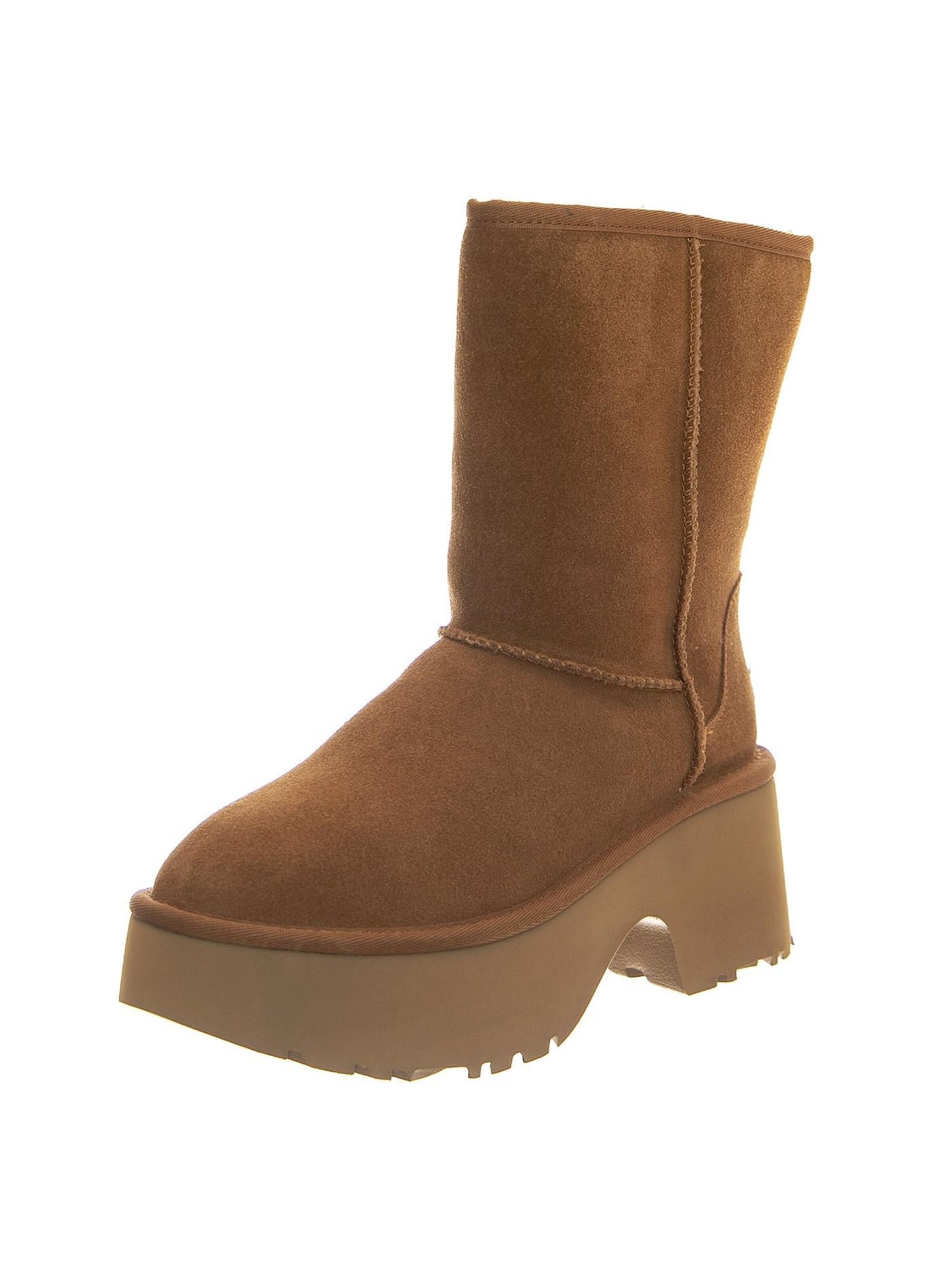 Bottes 'W Classic Short New Heights Chstnut Mini Platrform' UGG en marron : devant