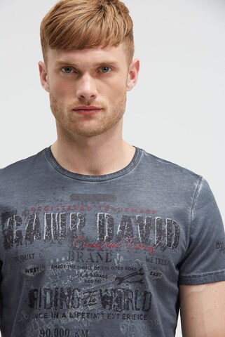 CAMP DAVID Bluser & t-shirts i blå