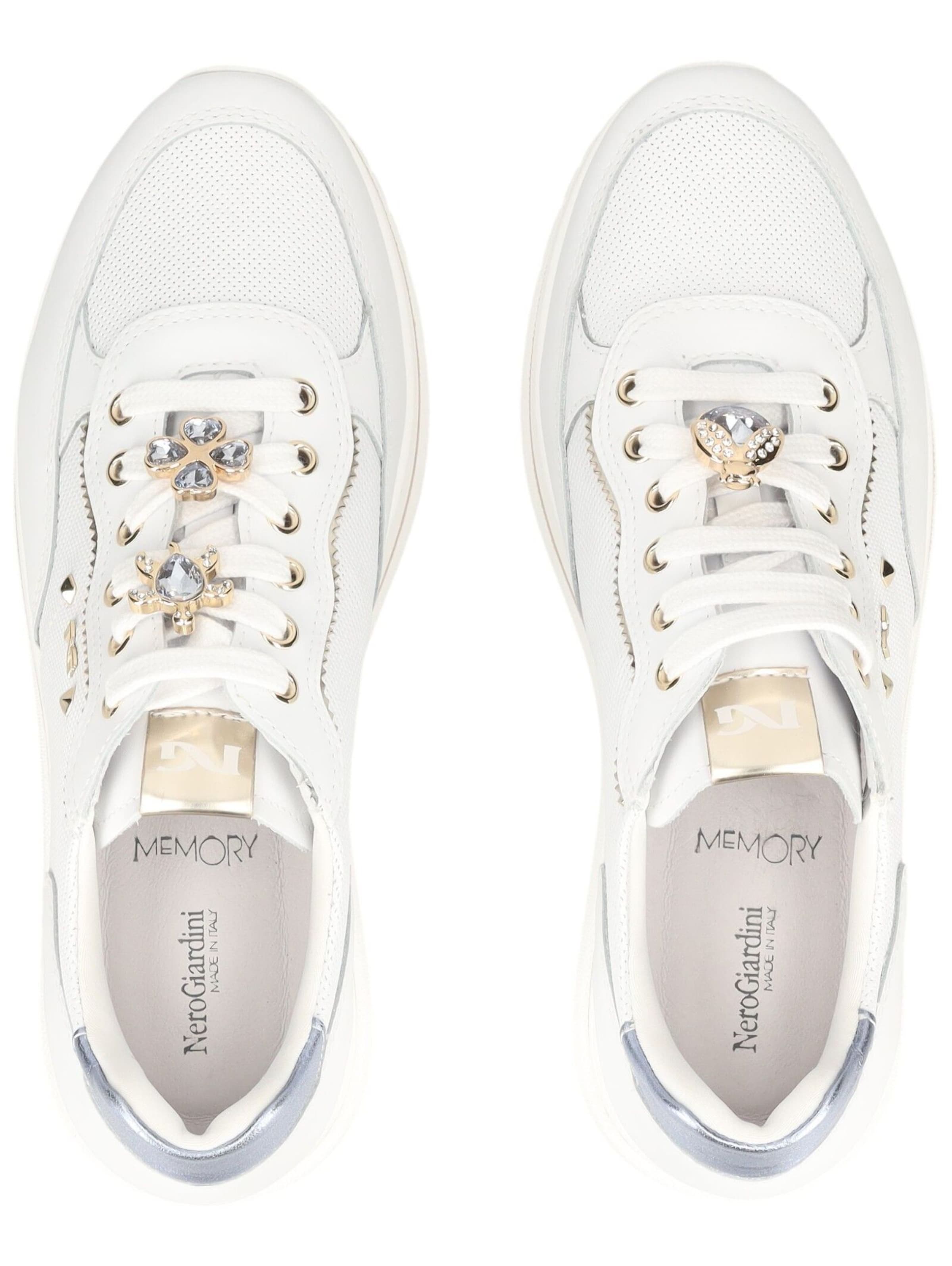 Baskets basses Nero Giardini en blanc