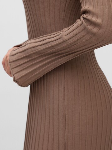 Robes en maille VERO MODA en marron