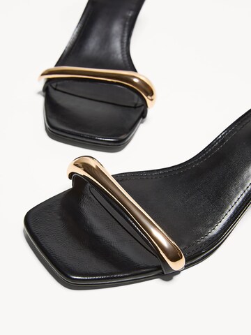 Sandales à lanières Bershka en noir