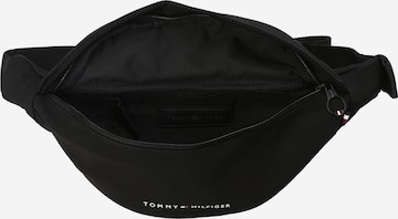 Borsetă de la TOMMY HILFIGER pe negru