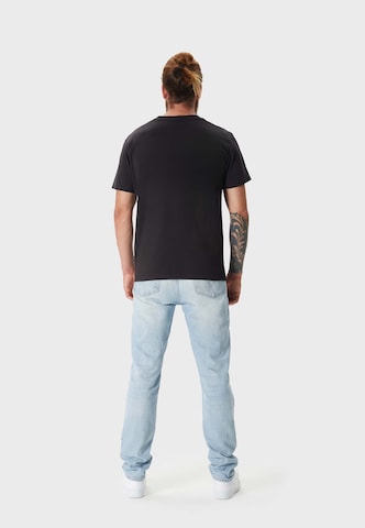 Oldskull Shirt 'Asian Koi Karp Lover Graphic' in Black