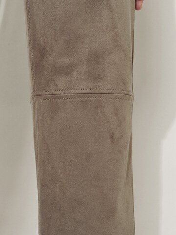 Rosner Loose fit Pants ' Audrey' in Brown