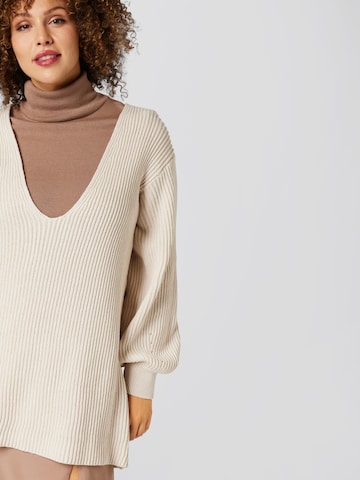 A LOT LESS Pullover 'Emmy' in Beige
