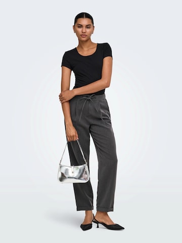 ONLY - regular Pantalón plisado 'ONLNAJMA' en gris