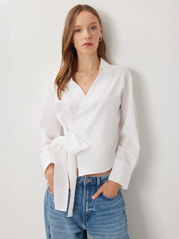 Camicia da donna di Happiness İstanbul in bianco