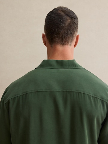 Fit confort Chemise 'Hanno' DAN FOX APPAREL en vert