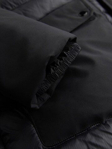 Ombre Winter Jacket in Black