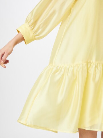 JUST FEMALE Φόρεμα κοκτέιλ 'Ventura' σε κίτρινο