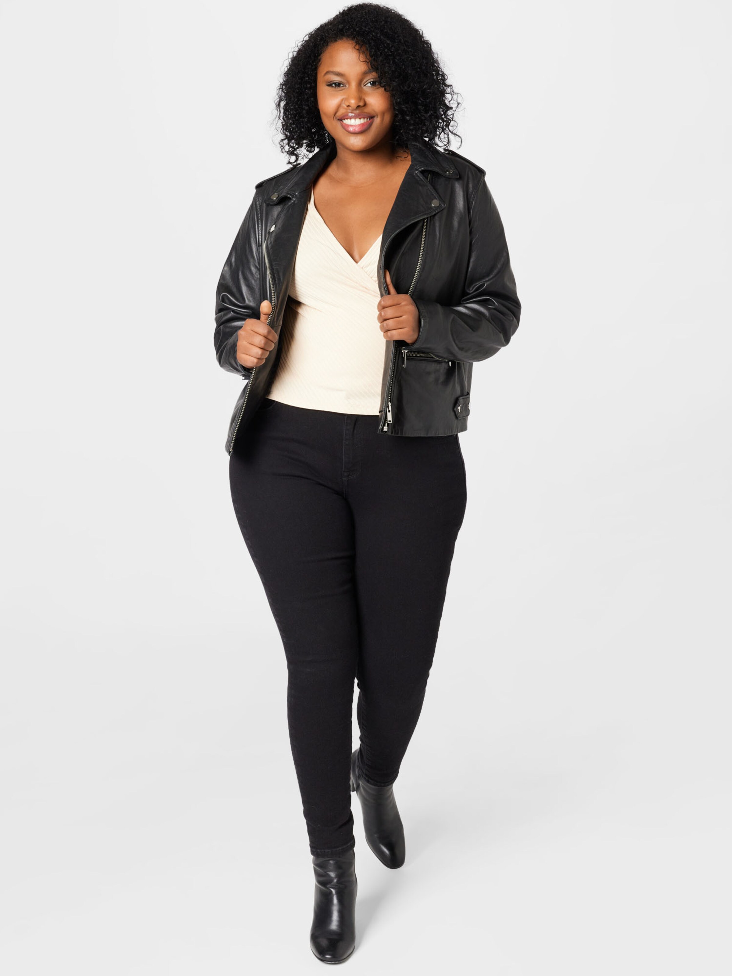 Frauen Große Größen SELECTED FEMME Jeans in Schwarz - DI95921 Frauen Große Größen SELECTED FEMME Jeans in Schwarz - DI95921