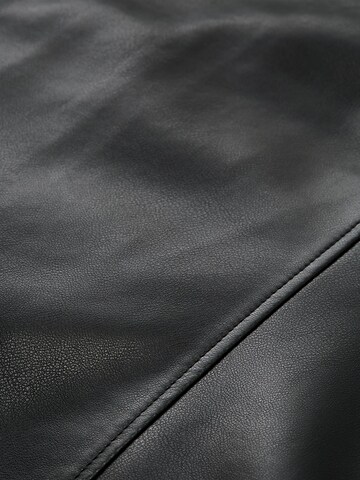 TOM TAILOR Φθινοπωρινό και ανοιξιάτικο μπουφάν σε μαύρο