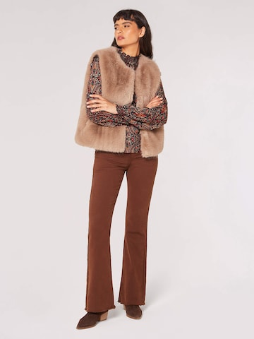 Apricot Vest in Brown