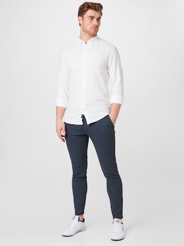 Only & Sons جينز مضبوط قميص 'Arlo' بلون أبيض