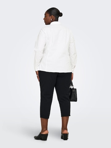 Chemisier 'CARAmmy' ONLY Carmakoma en blanc