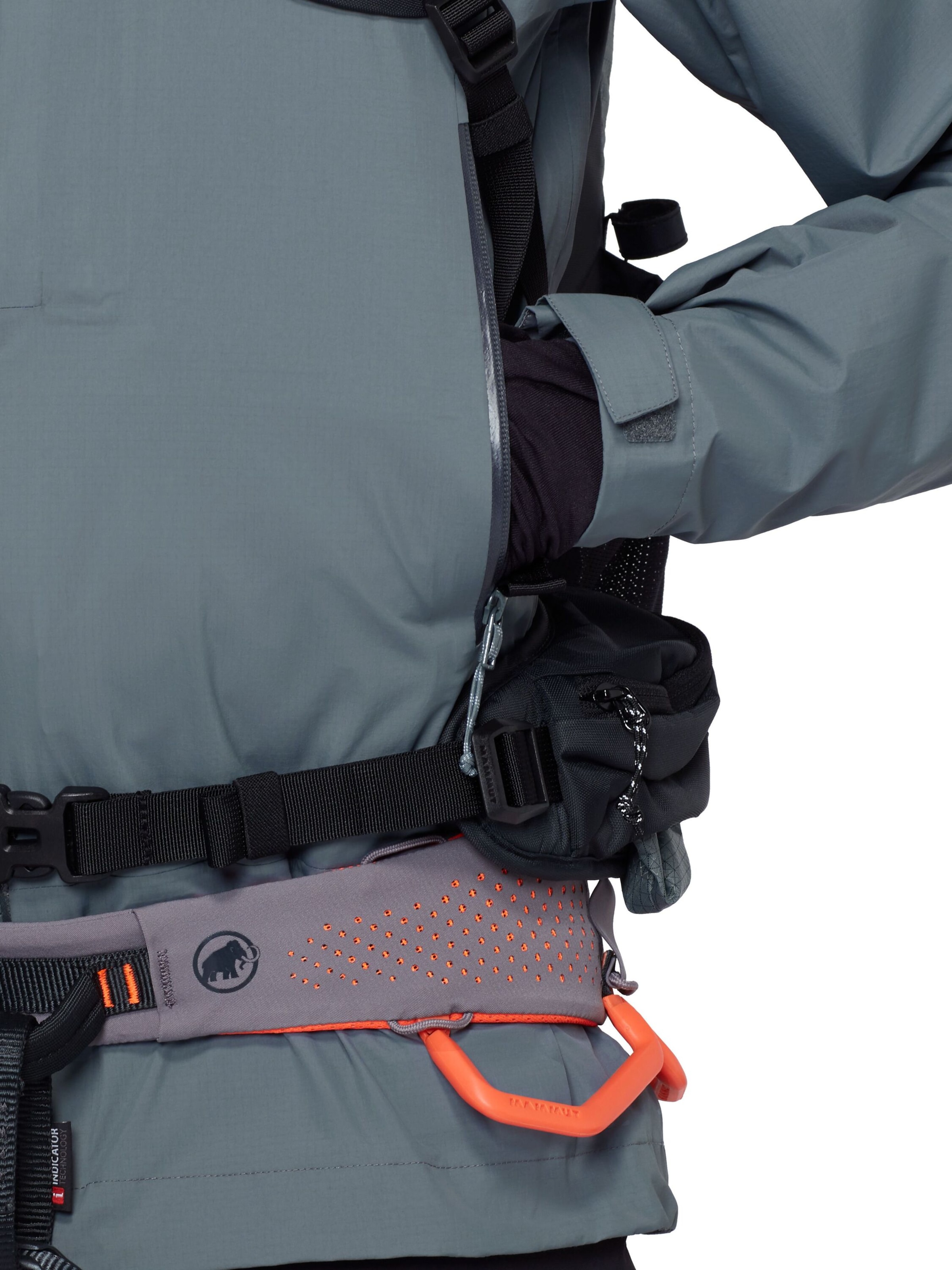 MAMMUT Athletic Jacket in Grey