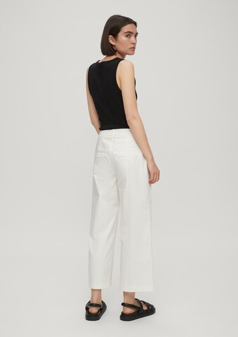 Bootcut Pantalon à plis s.Oliver en blanc