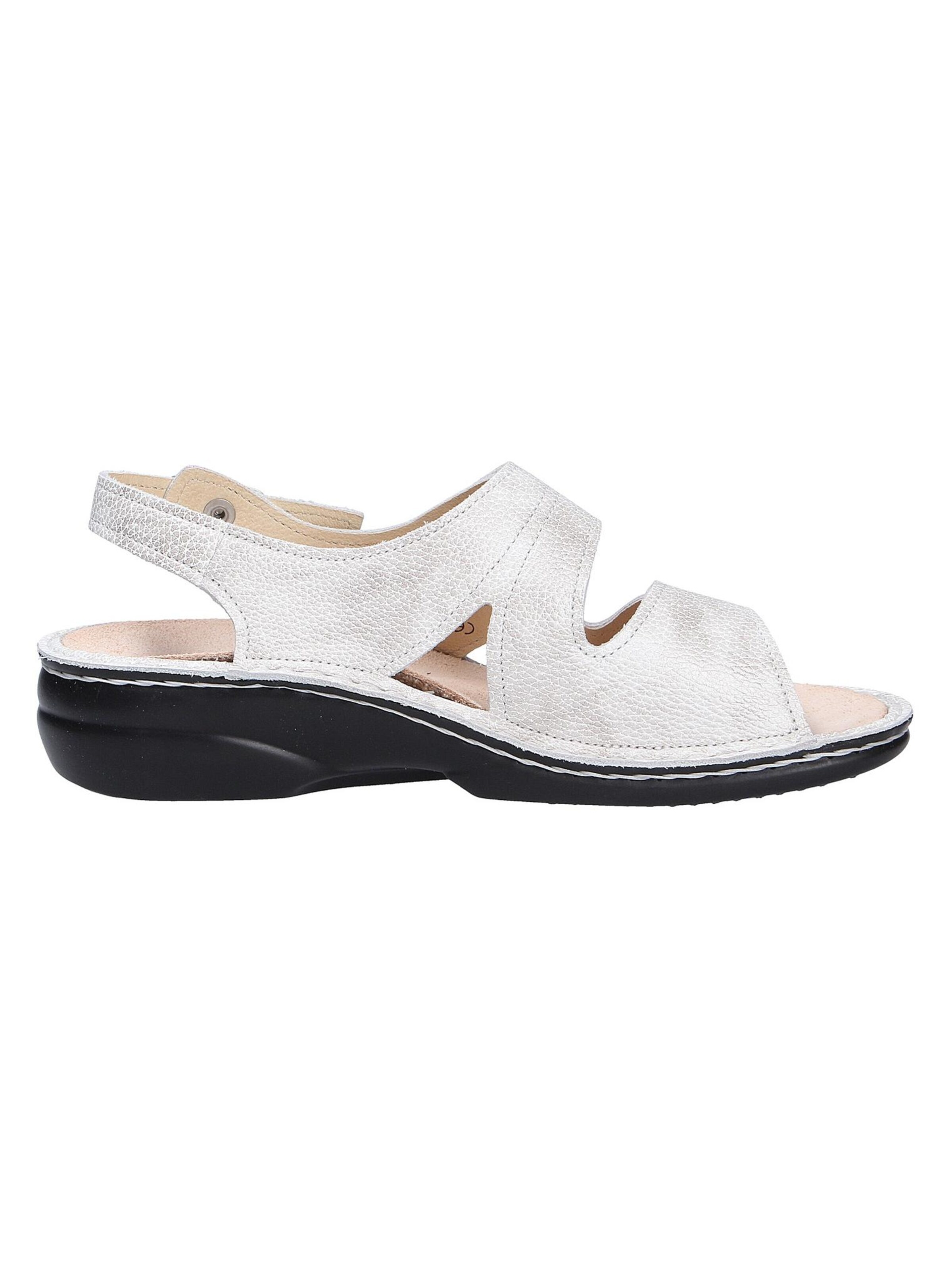 Finn Comfort Sandal in Beige