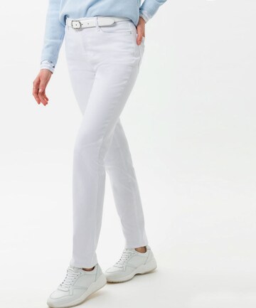 BRAX Regular Jeans 'Carola' in Weiß