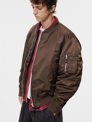 Pull&Bear Prehodna jakna 'STWD' | rjava barva: sprednja stran