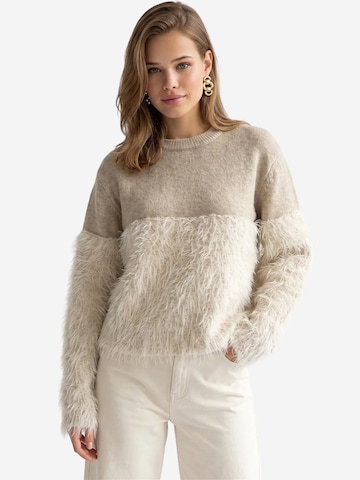 MixRay Sweater in White: front