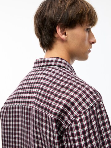 Comfort Fit Cămașă de la Pull&Bear pe roșu