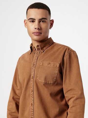 Coupe regular Chemise BLEND en marron