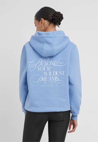 Miss Tee Sweatshirt 'Dreamy' i blå: forside