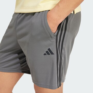 ADIDAS PERFORMANCE Обычный Спортивные штаны 'Essentials' в Серый