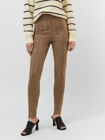 Skinny Leggings 'VERA' VERO MODA en marron : devant