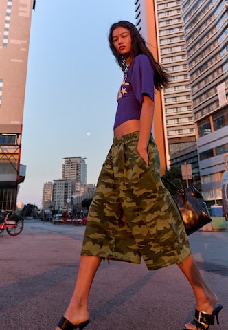 Bershka Zvonové kalhoty Kalhoty – zelená: přední strana