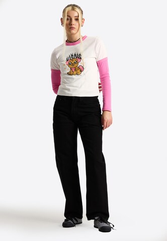 VANS T-shirt 'Puppy Ringer' i vit