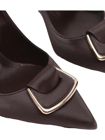 Décolleté sling 'Sanny' di Limoya in marrone