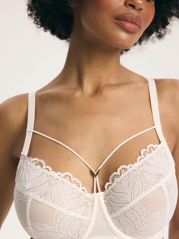 Classico Reggiseno 'Aurora' di ESOTIQ in beige: frontale