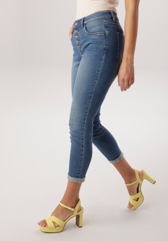 Aniston SELECTED Slimfit Jeans in Blau