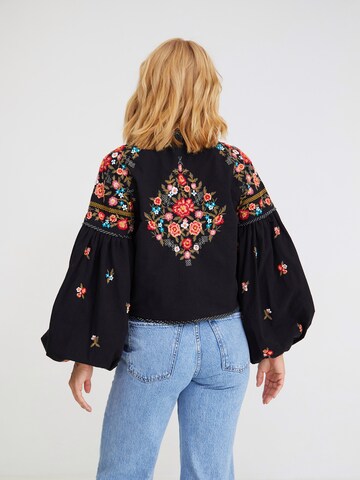 ABOUT YOU x Iconic by Tatiana Kucharova Jacke 'Maja' in Schwarz