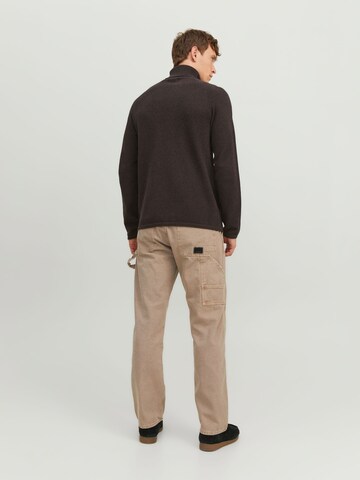 JACK & JONES Sweter 'Hill' w kolorze brązowy